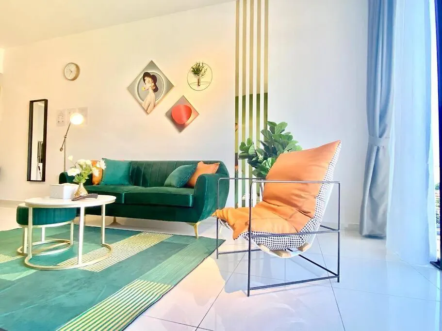 Apartment Beacon Executive Suites #Luxury #Skypool #Georgetown #4Pax #2Br 2Bath #1Queen 2Single #Quality Well Maintained #Private Host Malaysia