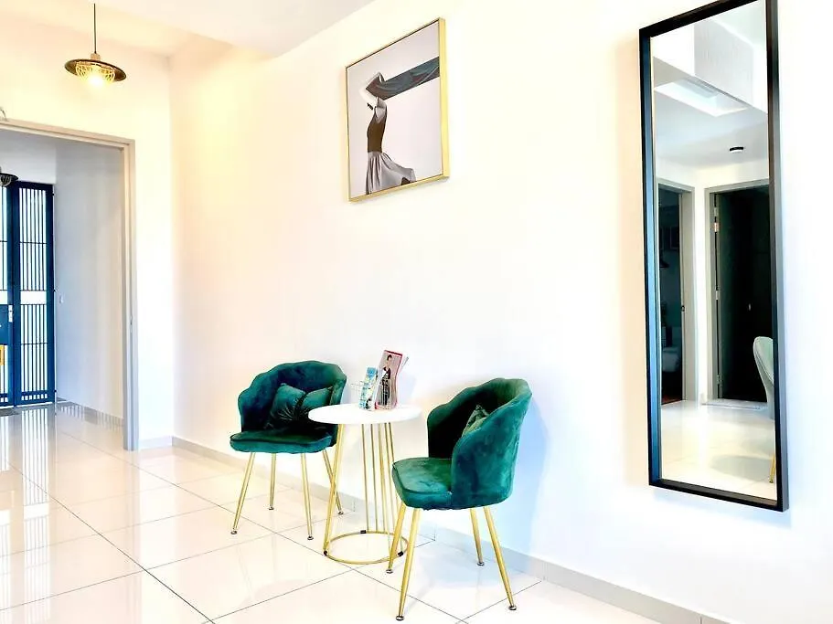 Beacon Executive Suites #Luxury #Skypool #Georgetown #4Pax #2Br 2Bath #1Queen 2Single #Quality Well Maintained #Private Host