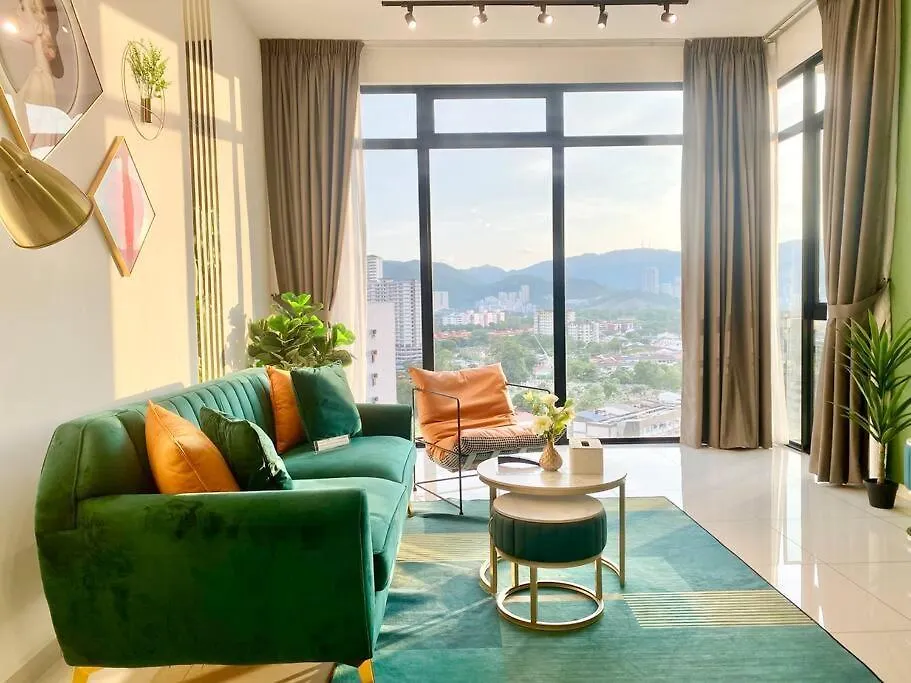 Beacon Executive Suites #Luxury #Skypool #Georgetown #4Pax #2Br 2Bath #1Queen 2Single #Quality Well Maintained #Private Host 0*, George Town Malaysia