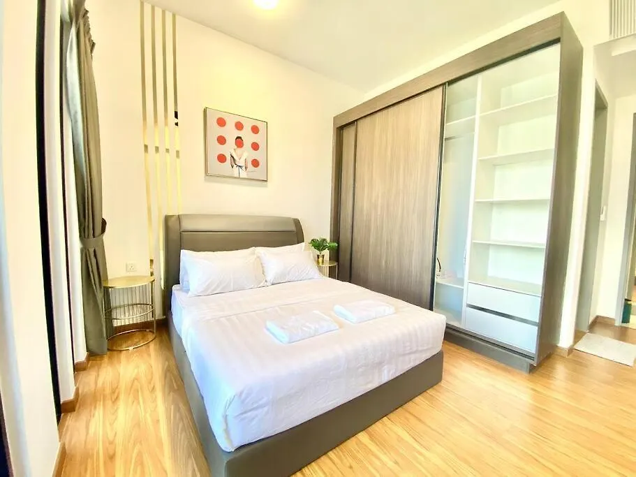 Beacon Executive Suites #Luxury #Skypool #Georgetown #4Pax #2Br 2Bath #1Queen 2Single #Quality Well Maintained #Private Host